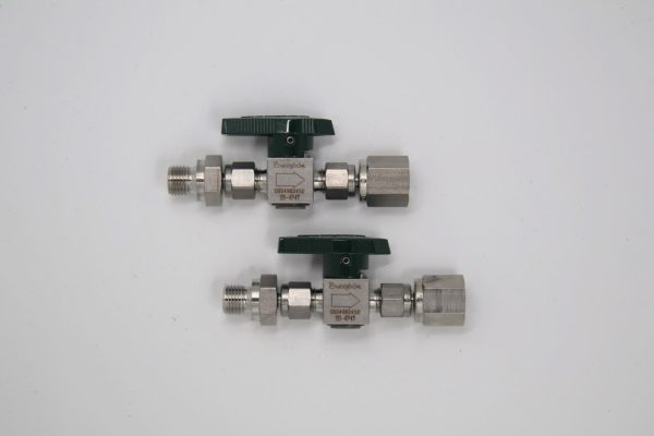 Condensate Drain Kit for Standard Micropure Filtration Housings. Connections for inlet are 1/4" BSPP Male and Outlet is 1/2" FNPT. Set of 2 valves is included in the Kit.